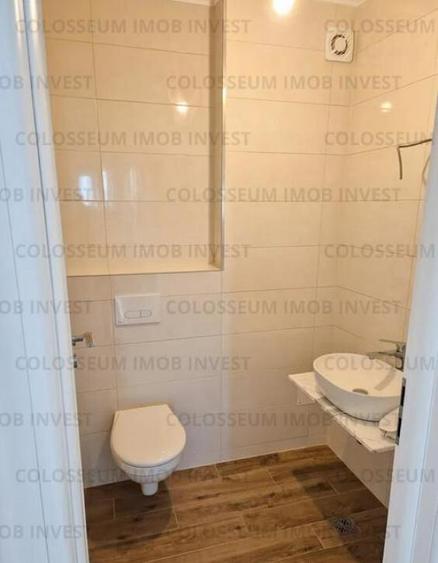 Penthouse cu 4 camere, decomandat - zona Tractorul - 2