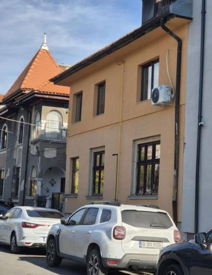 Apartament in vila ultracentral 1 Mai, Pta Victoriei s+p+m, vile tip interbelice - 2