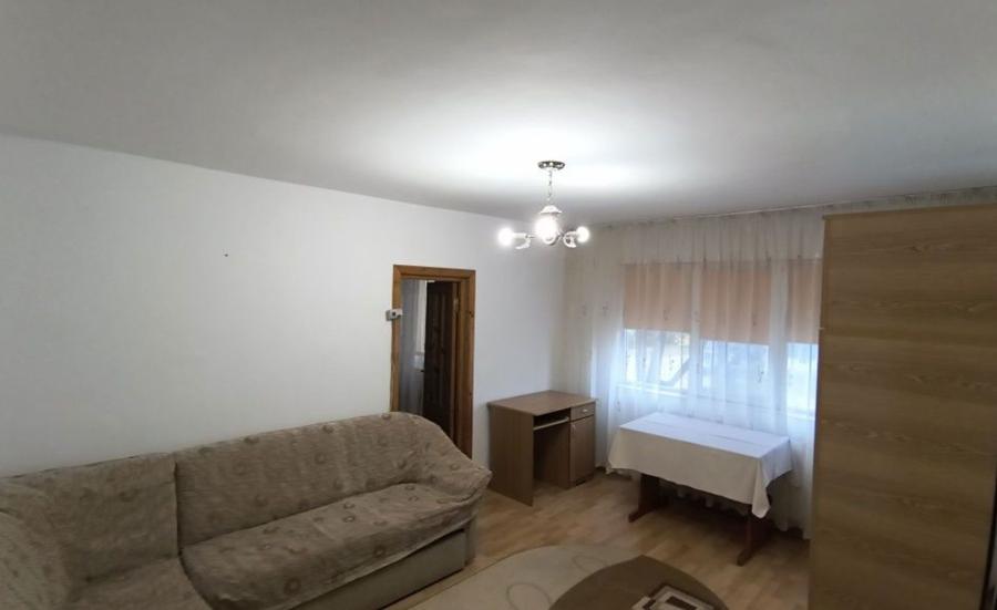 Inchiriez apartament 250 - 3