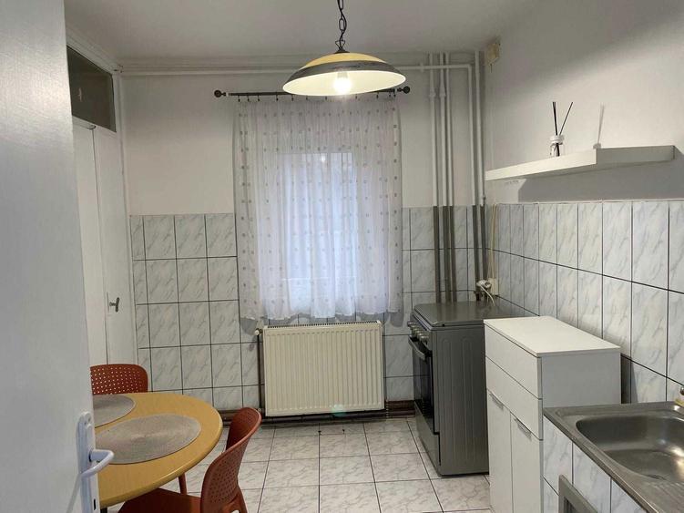 Propietar inchiriez apartament 2 camere, et 1, langa spitalul Judetean - 3