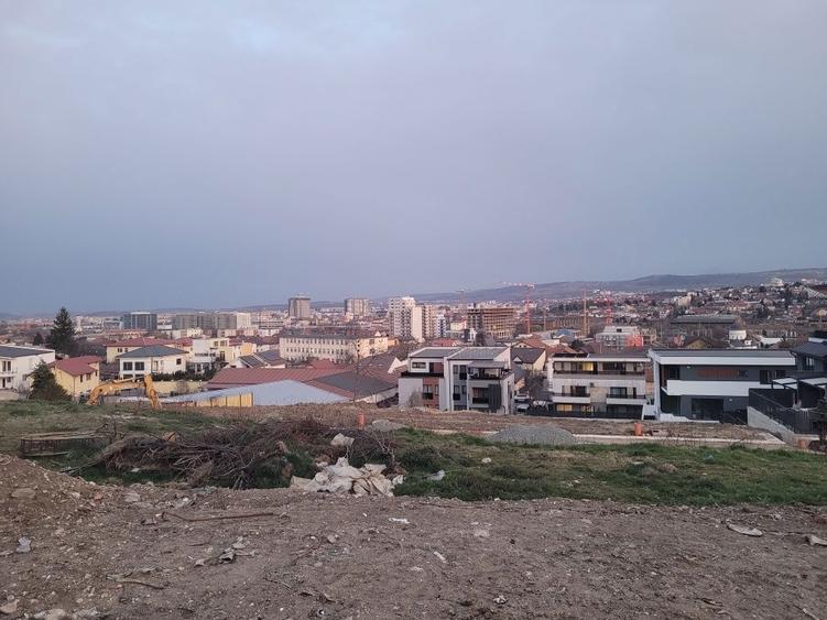 Teren cu panorama deosebita - 2