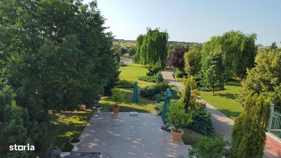 Teren 8000mp cu vila si parc recreational zona centrala Sanmartin - 5