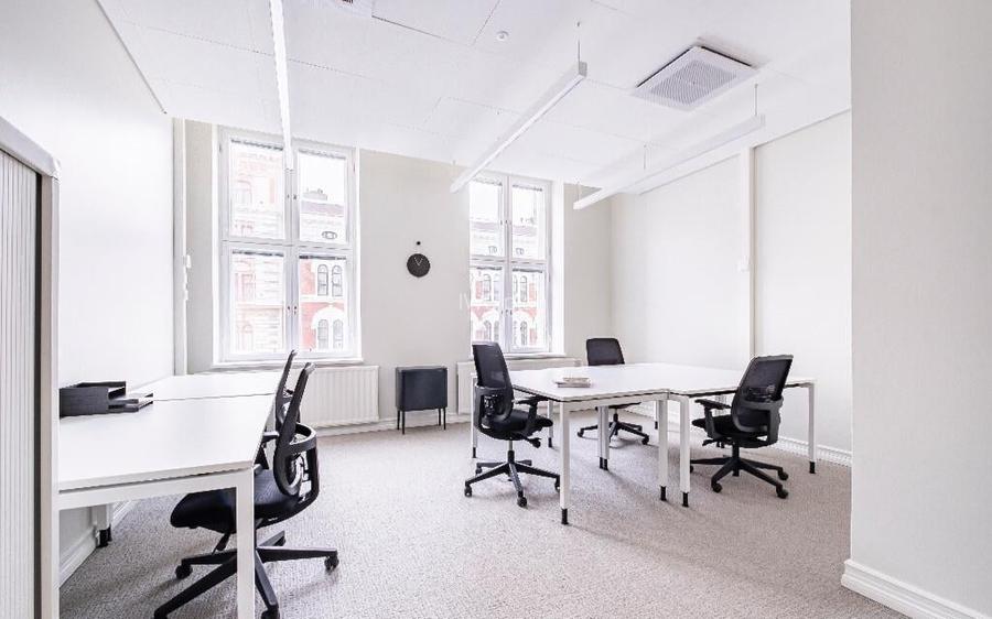 Spa?iu de birou tip open-plan pentru 10 persoane in Regus Iride