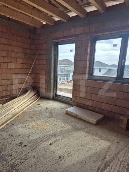 Vila noua de vanzare la intrare in Corunca - 11