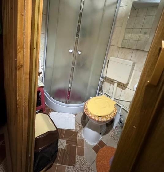 Casă individuală cu 4 camere cu Canalizare în 23 August