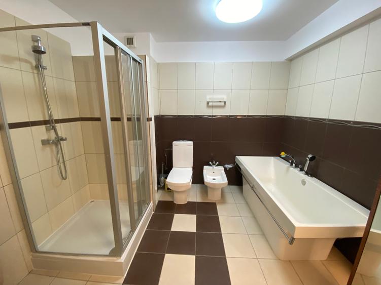 Apartament cu 3 camere în Șoseaua Nordului
