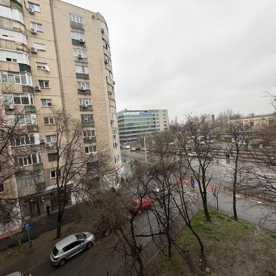 3 camere| Drumul taberei | Bloc 1983 | Metrou 1 Mai | 8 min - 12