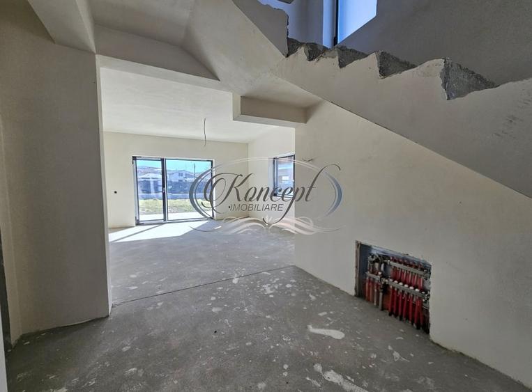 Locuinta moderna cu design cubic si curte plana in Dezmir - 7