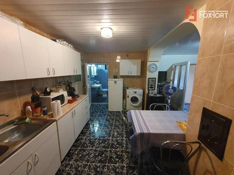 Casă cu 3 camere cu Teren 1238 Mp în Livezile