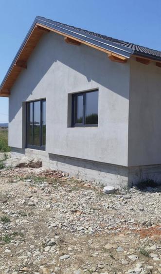 Casa de vanzare la tara - 8
