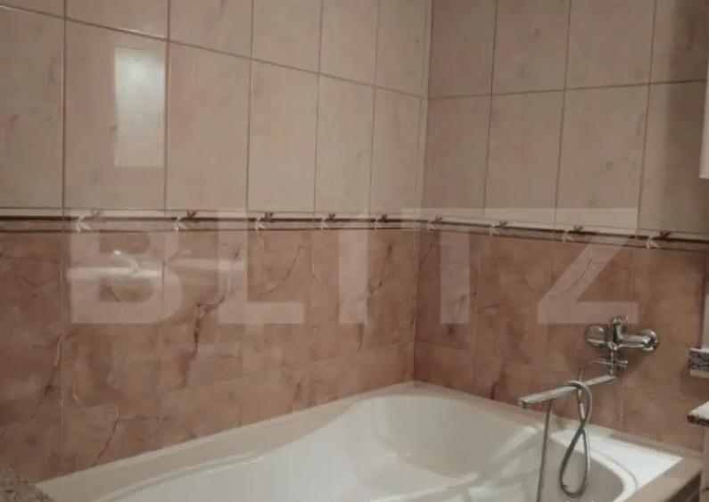 Vanzare Apartament 3 camere, 105 mp utili, zona Unirii - 1
