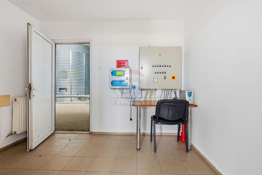 POZIȚIE STRATEGICĂ cu Potențial Major de Exploatare și Reconversie - 34