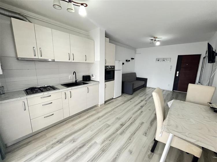 Apartament cu 2 camere semidecomandat, mobilat în Industrial Vest