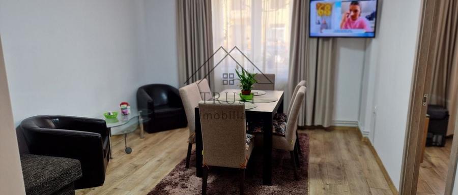 Apartament cu 3 camere, mobilat în Horea