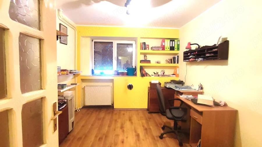 Apartament cu 4 camere decomandat în Micro 21