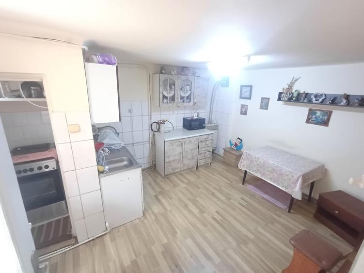 Casă cu 3 camere cu Teren 158 Mp în Central