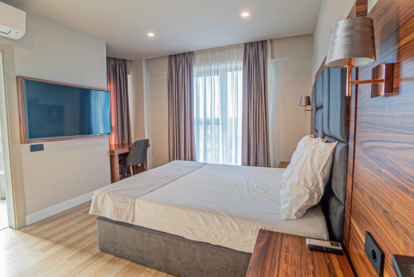 Apartament cu 3 camere decomandat în Universitate