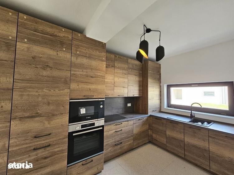 Casă cu 4 camere cu Teren 221 Mp în Frumușani