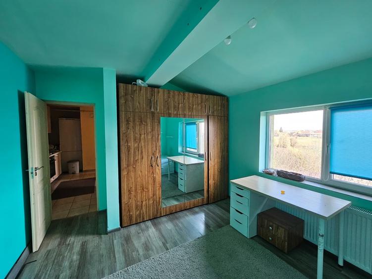 Apartament cu 3 camere decomandat, mobilat în Giarmata-Vii