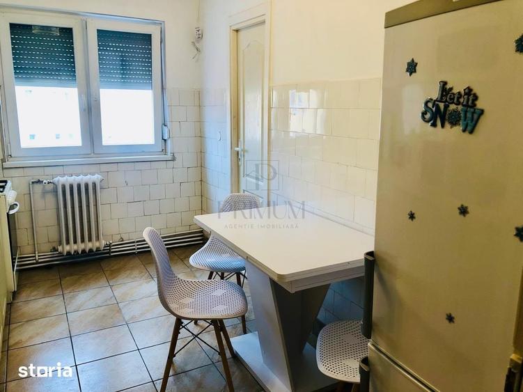Apartament cu 4 camere decomandat în Central