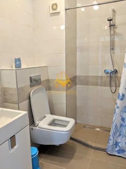 Apartament cu 3 camere semidecomandat, mobilat în Bună Ziua