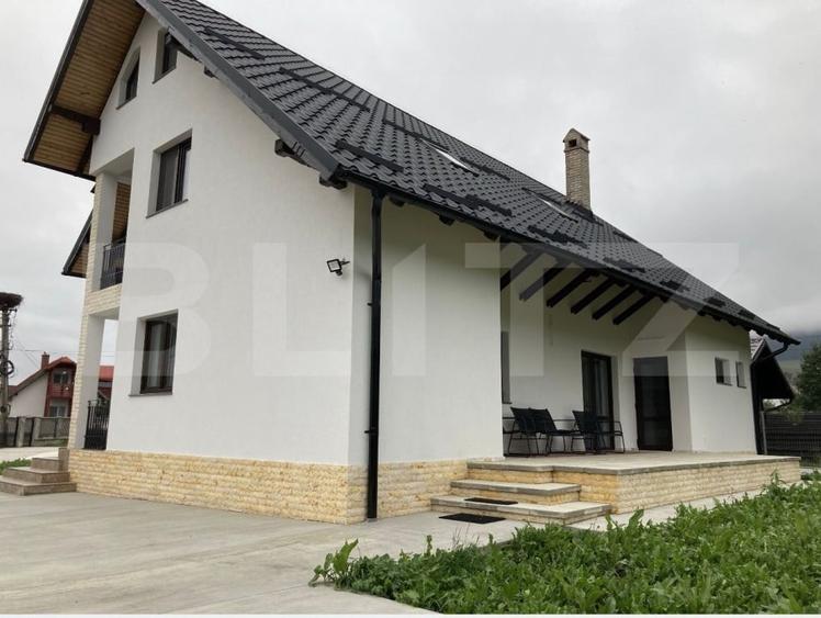 Casă individuală cu 5 camere cu Canalizare în Exterior Vest