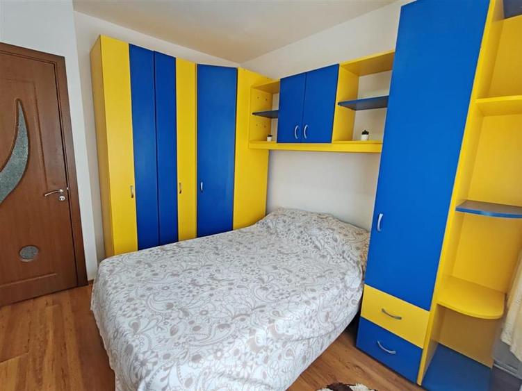 Apartament cu 2 camere semidecomandat în Florilor