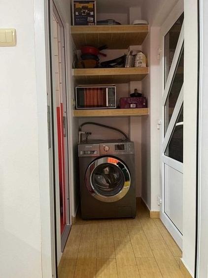 Apartament cu 2 camere semidecomandat, mobilat în Far
