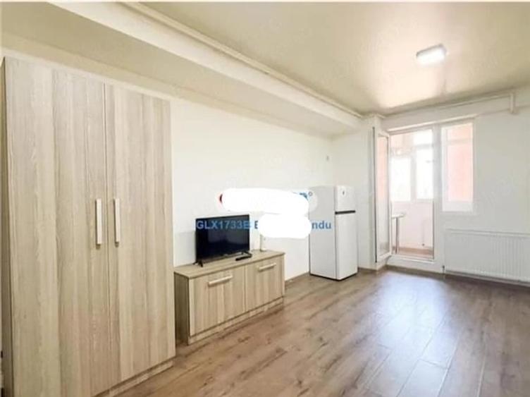 Garsonieră decomandată în Central