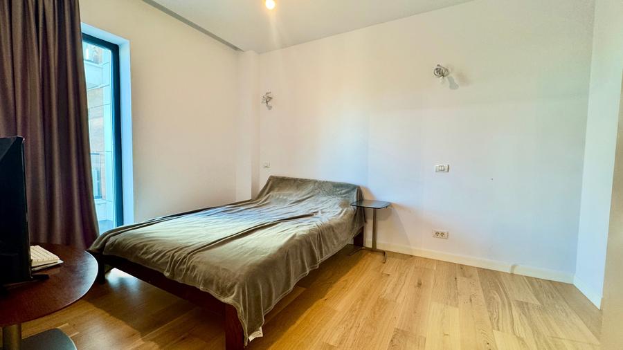 Apartament cu 2 camere semidecomandat în P-ta Presei Libere