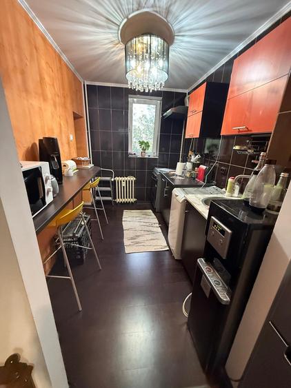 ristor 3 minute metrou - Retras de la bulevard, liniste- Decomandat - 11