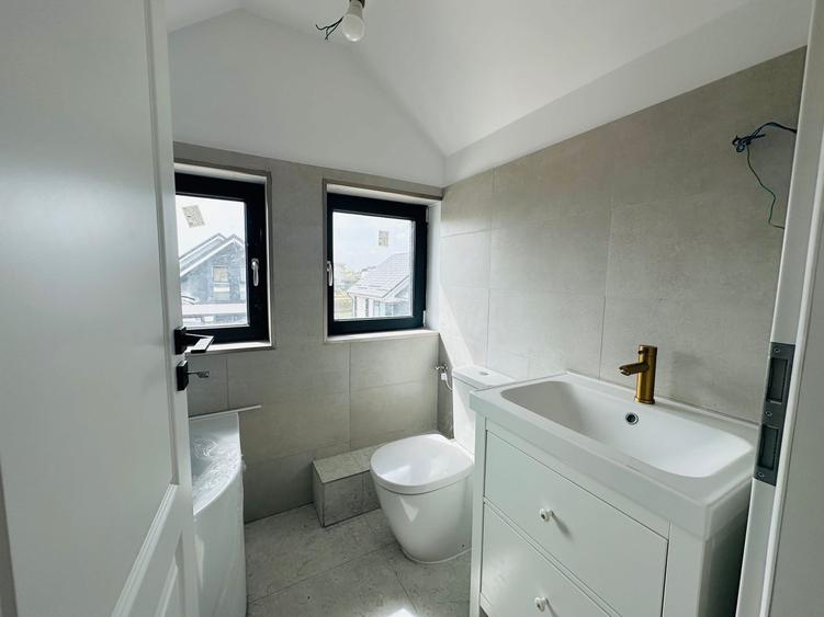 Casă individuală modernă | de vânzare P+M - Comuna Berceni | 4 camere, teren 406 - 19