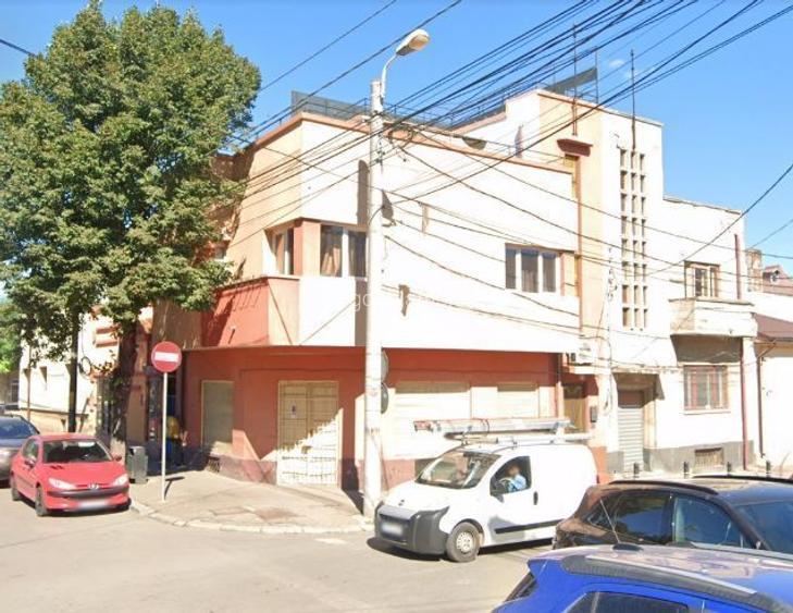 Casa 4 camere si terasa Centru