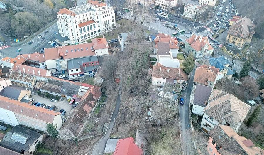 Teren intravilan, ultracentral. - 34