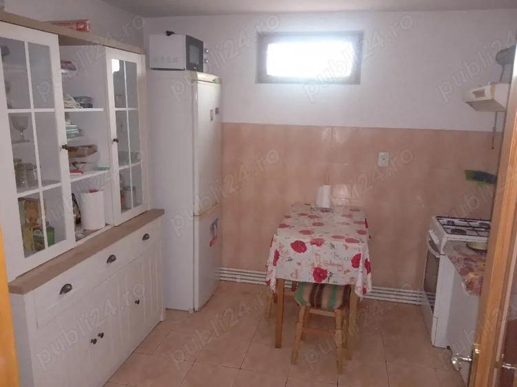 Casa bol?ari 2011 cart N. Chercea - 2