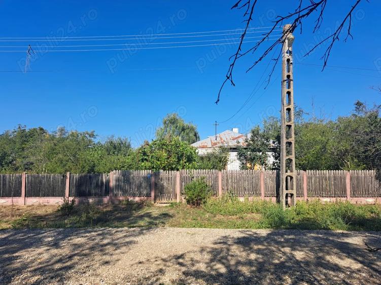 Casa batraneasca de vanzare - 1