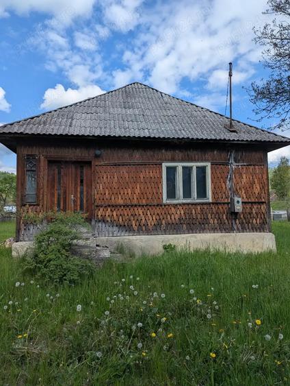 Vand casa ?i teren in comuna Moisei langa drumul principal DN 18 - 3