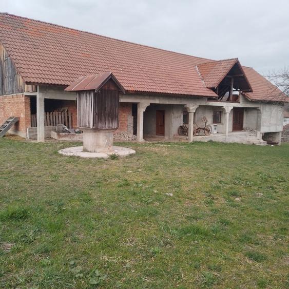 Casa cu teren 7400 mp de vanzare. - 1