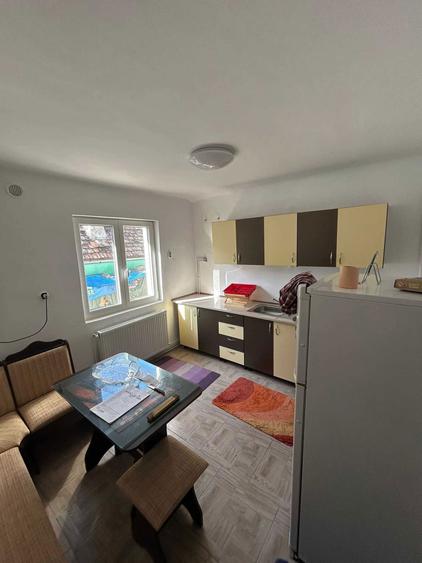 Casa cocheta, partial nou renovata cu gradina mare in comuna Biertan - 5
