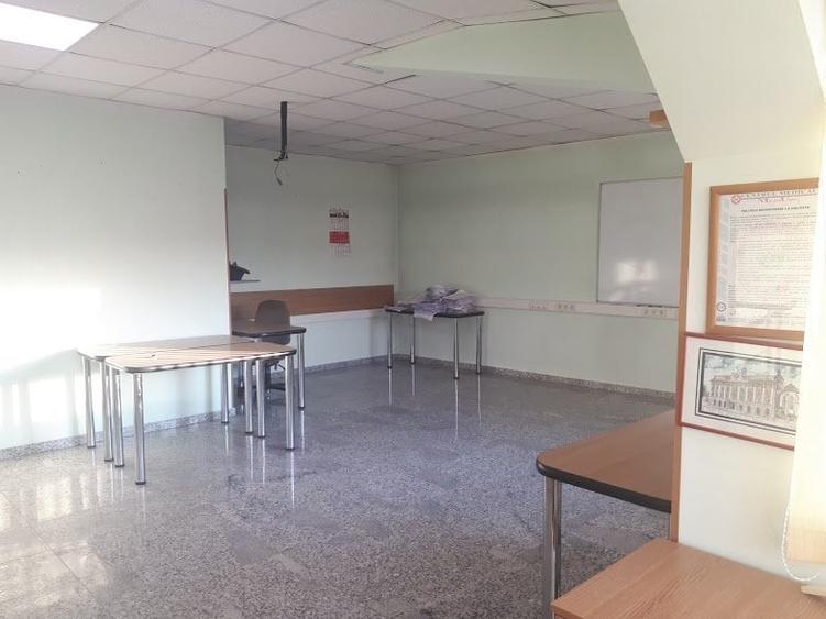 Cladire Birouri- 3 niveluri + 2 corpuri - 6