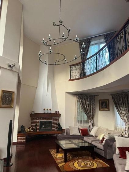 Vila de vis cu parc privat  — Panoramă Unică Spre Crucea Caraiman, - 8