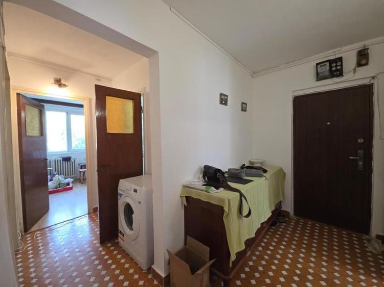 Apartament cu 3 camere în Drumul Taberei