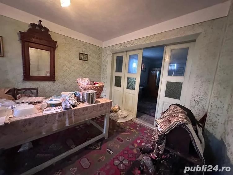 Casă cu 4 camere cu Teren 1610 Mp în Ciochina