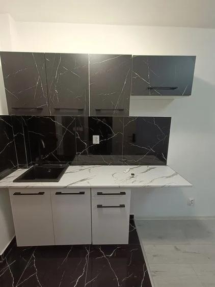 Garsoniera, etaj 1/4, zona Baza 3 - 4