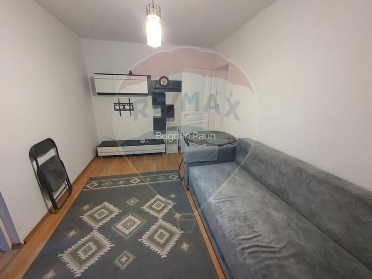 Apartament 3 camere de vanzare zona Orizont. Etaj 1