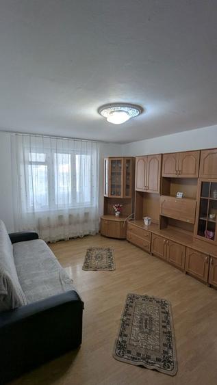 Vand apartament 2 camere Florilor 1 - 3