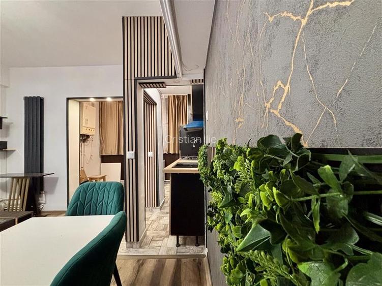 3 camere de vanzare, renovat | Roata Norocului