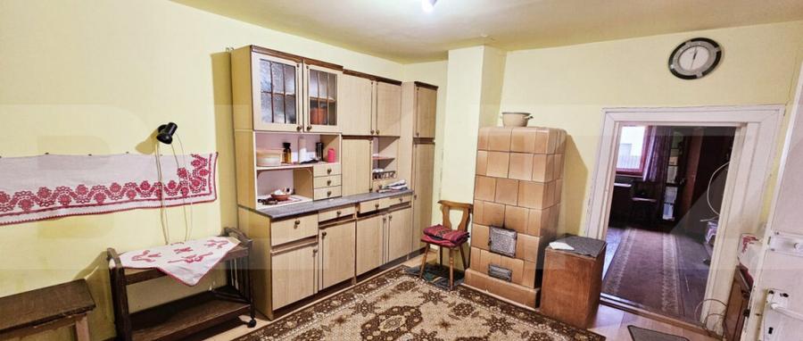 Casa tradi?ionala din lemn, cu teren de 600 mp. - Bodoc - 1