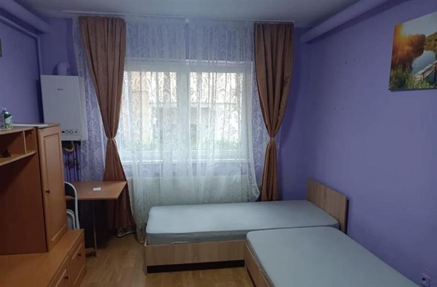 Garsoniera  la parter in zona Centru, Brasov - 1