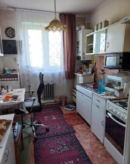 P.Dulfu, 3 camere, decom., etaj 3 - 1